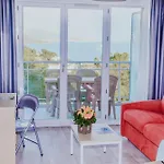 - Azureva Apartman *