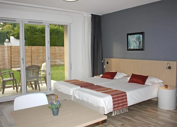 - Azureva Roquebrune-Cap-Martin