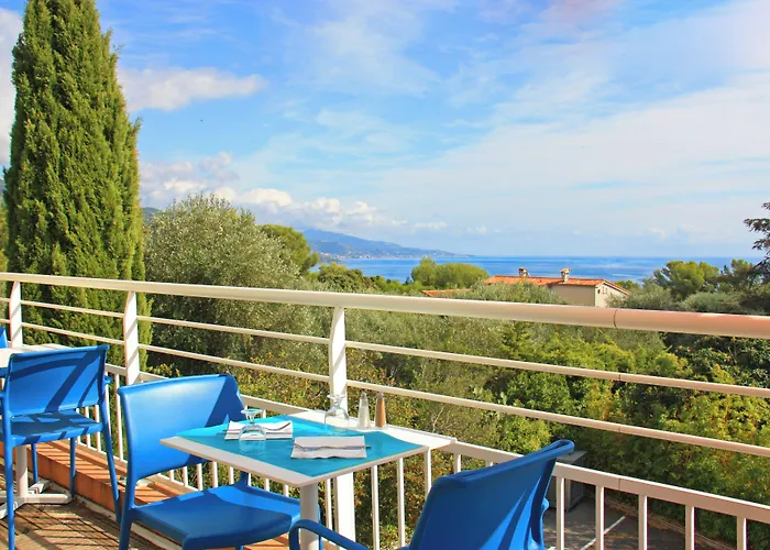 - Azureva Roquebrune-Cap-Martin